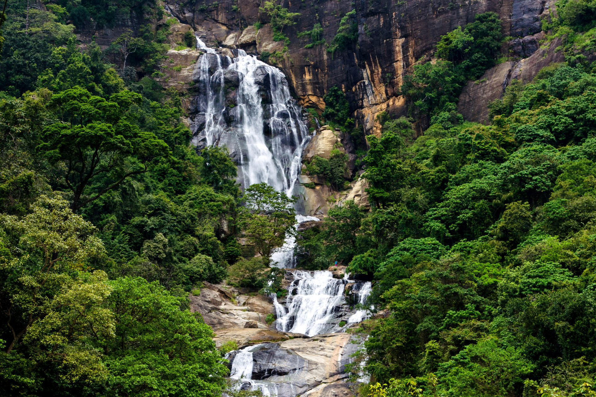 Ceylora Tours - More Than a Trip. A Sri Lankan Story.